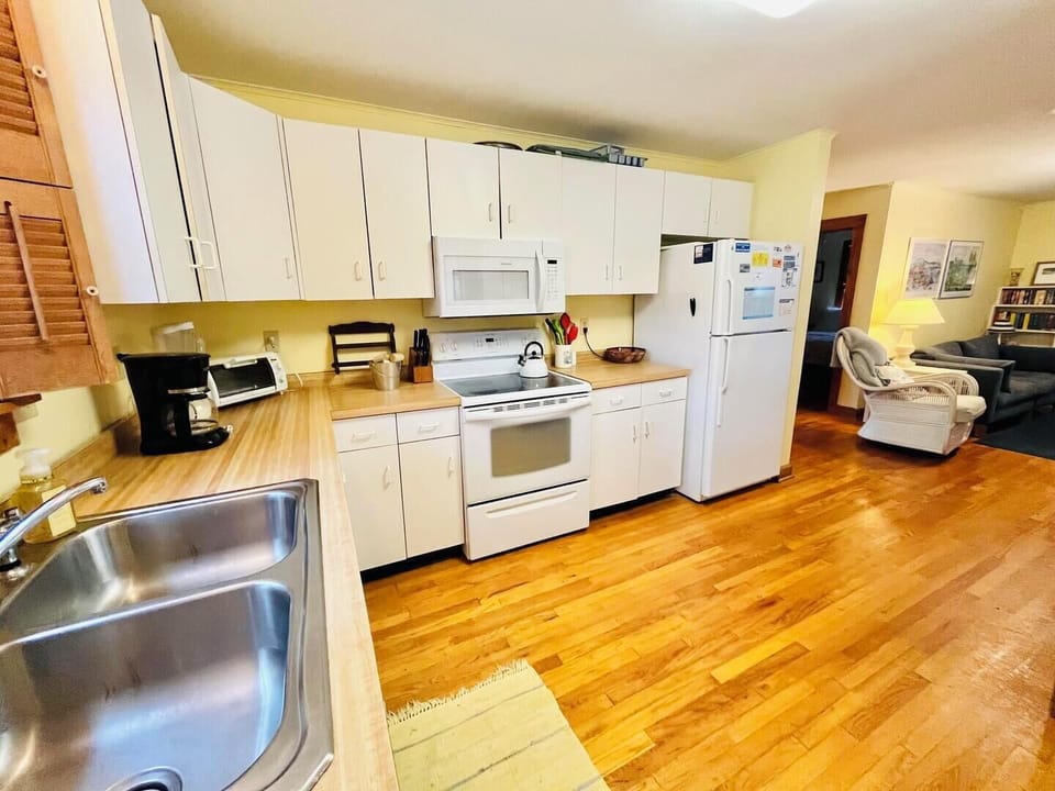 House, Multiple Beds, Kitchen, Garden View | Private kitchen | Coffee/tea maker