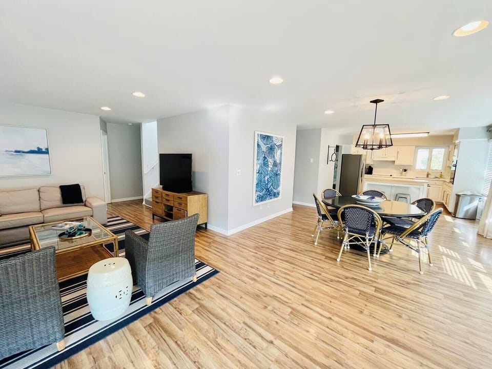 House, Multiple Beds, Patio, Garden View | Living area
