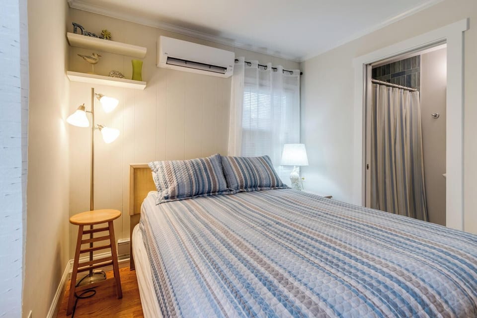 Condo, 1 Queen Bed with Sofa bed, Patio, Garden View | 1 bedroom, individually decorated, individually furnished