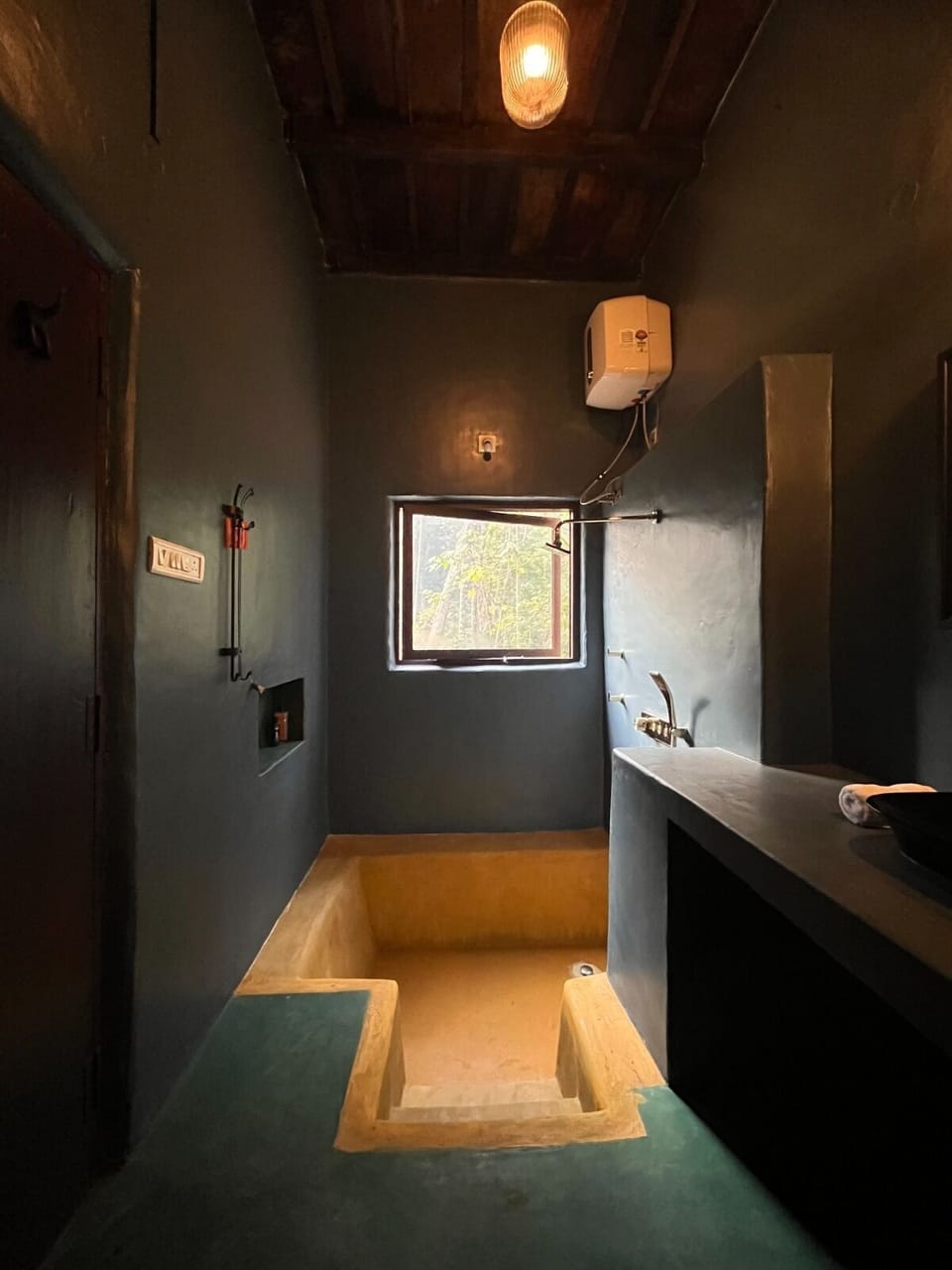 Meenu - Forest View Cottage | Bathroom