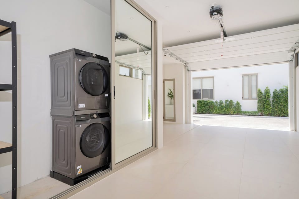Signature Villa, 3 Bedrooms, Non Smoking, Private Pool | Laundry
