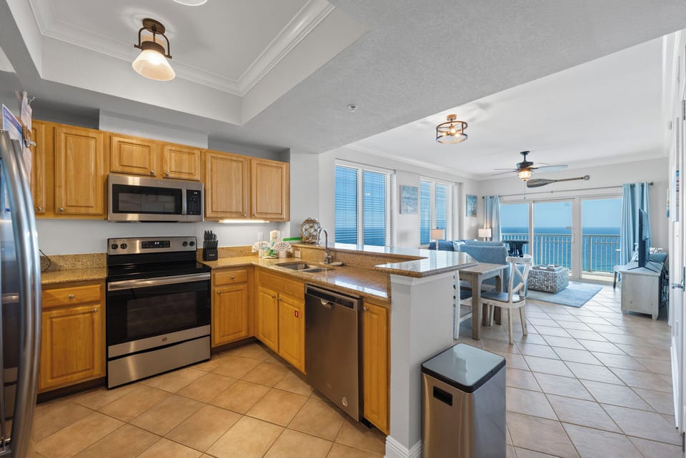 Exclusive Condo, 2 Bedrooms, Balcony, Beach View | Private kitchen | Fridge, microwave, oven, stovetop
