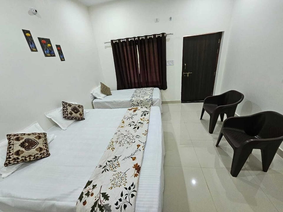 Family Room, Garden View