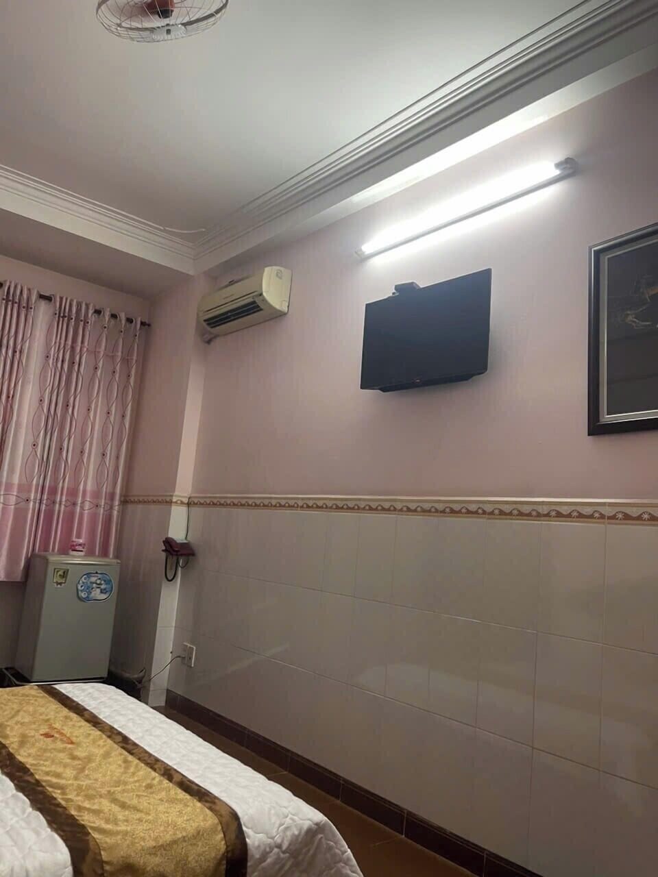 Standard Double Room, Balcony, Courtyard View | Desk, free WiFi, bed sheets