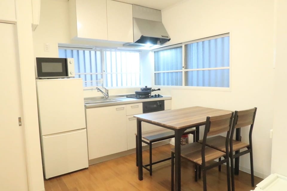 Comfort House, 3 Bedrooms, Non Smoking | Private kitchen | Fridge, microwave, stovetop, coffee/tea maker