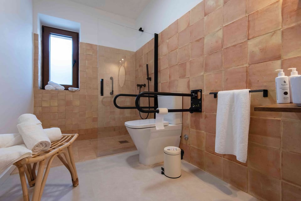 Basic Room, Mountain View | Bathroom | Shower, hair dryer, towels, soap