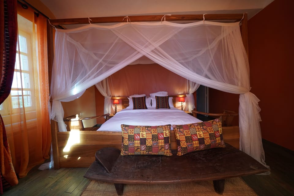 1 bedroom, Egyptian cotton sheets, premium bedding, pillowtop beds