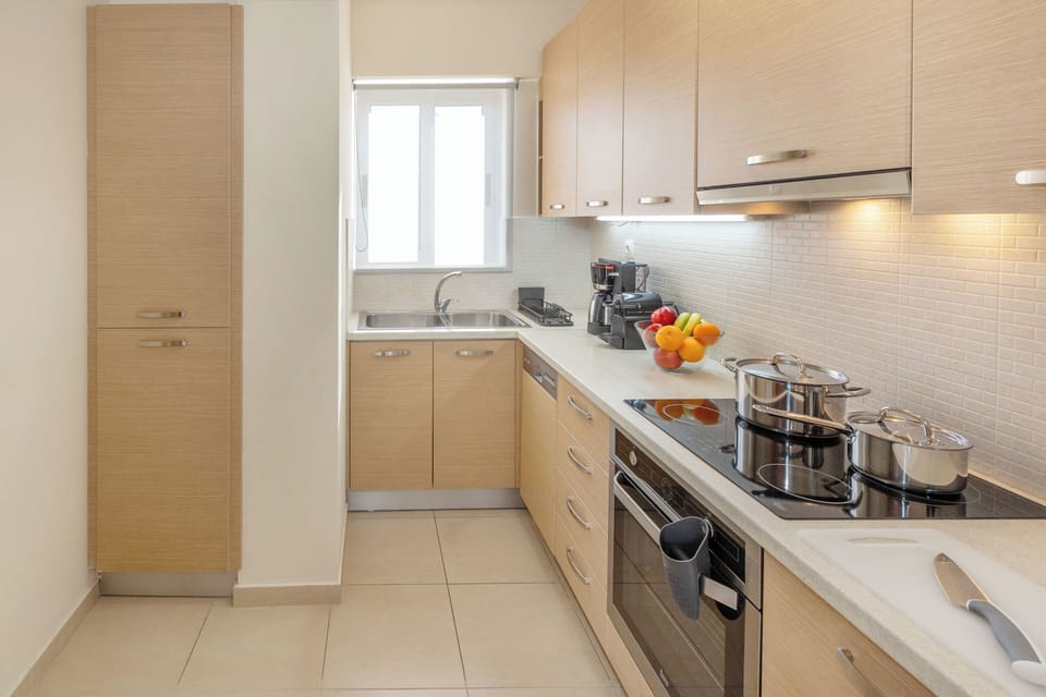 Family Apartment, 2 Bedrooms, Kitchen, Mountain View | Private kitchen | Full-size fridge, oven, stovetop, dishwasher