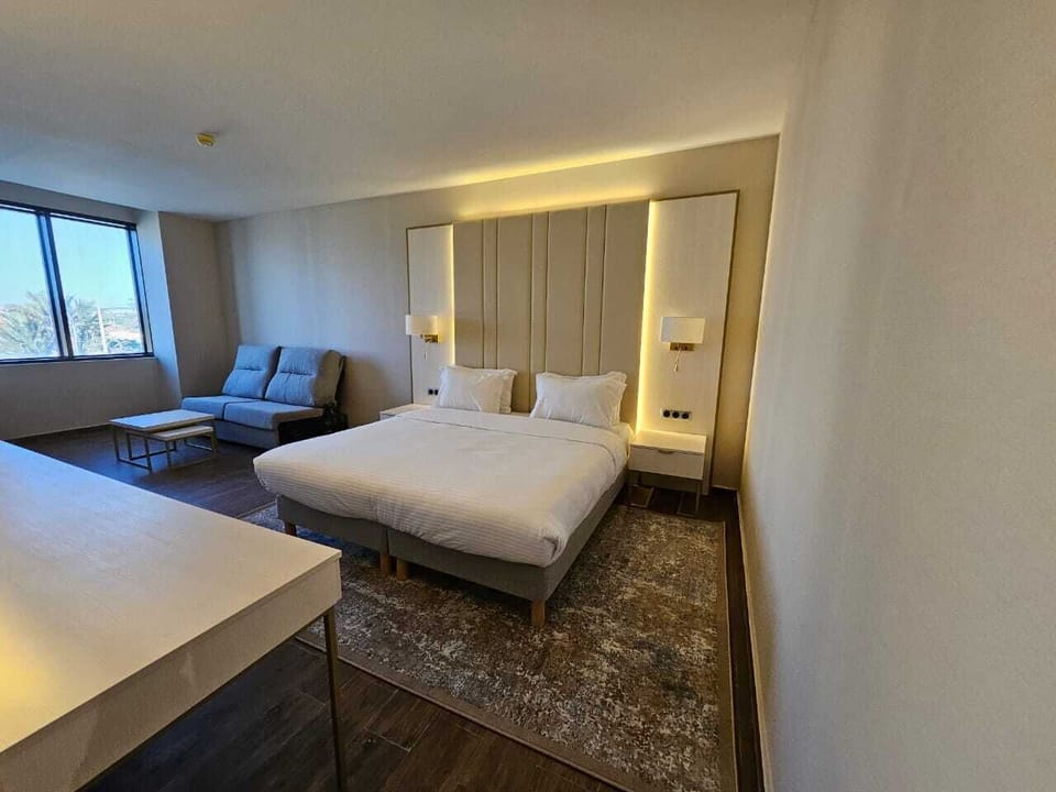 Minibar, desk, laptop workspace, WiFi (free)