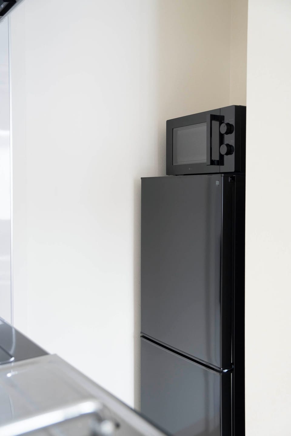 Fridge, microwave, stovetop, electric kettle