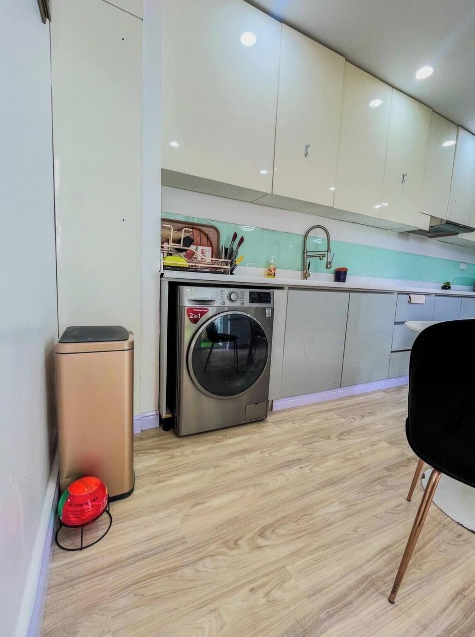 Apartment, 2 Bedrooms, Balcony, City View | Laundry