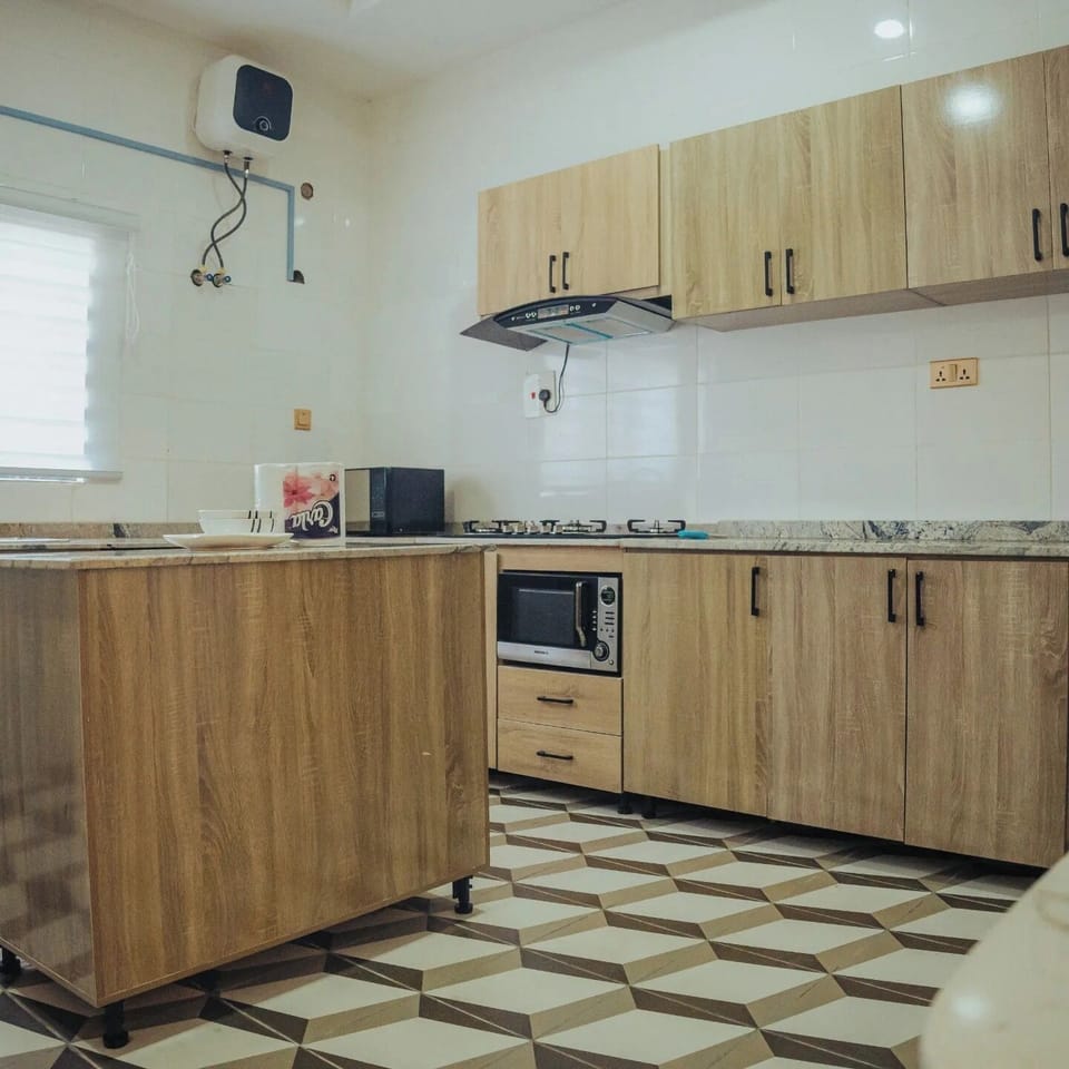 Standard Room, Balcony, City View | Private kitchen | Fridge, microwave, oven, stovetop