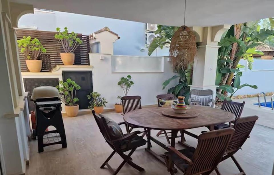 Villa | Outdoor dining