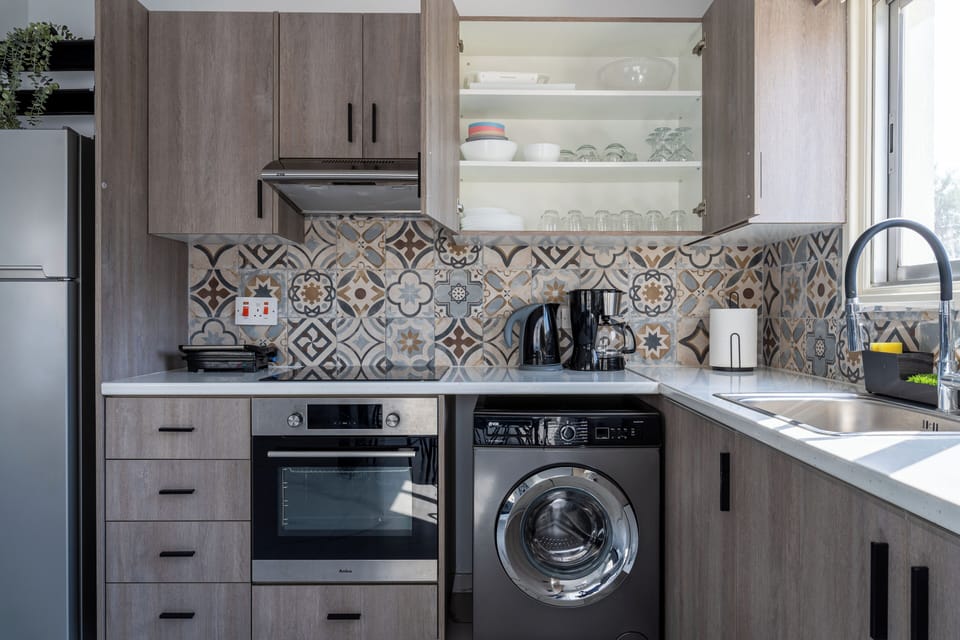 Apartment, 3 Bedrooms, Balcony, City View | Private kitchen | Full-size fridge, microwave, oven, stovetop