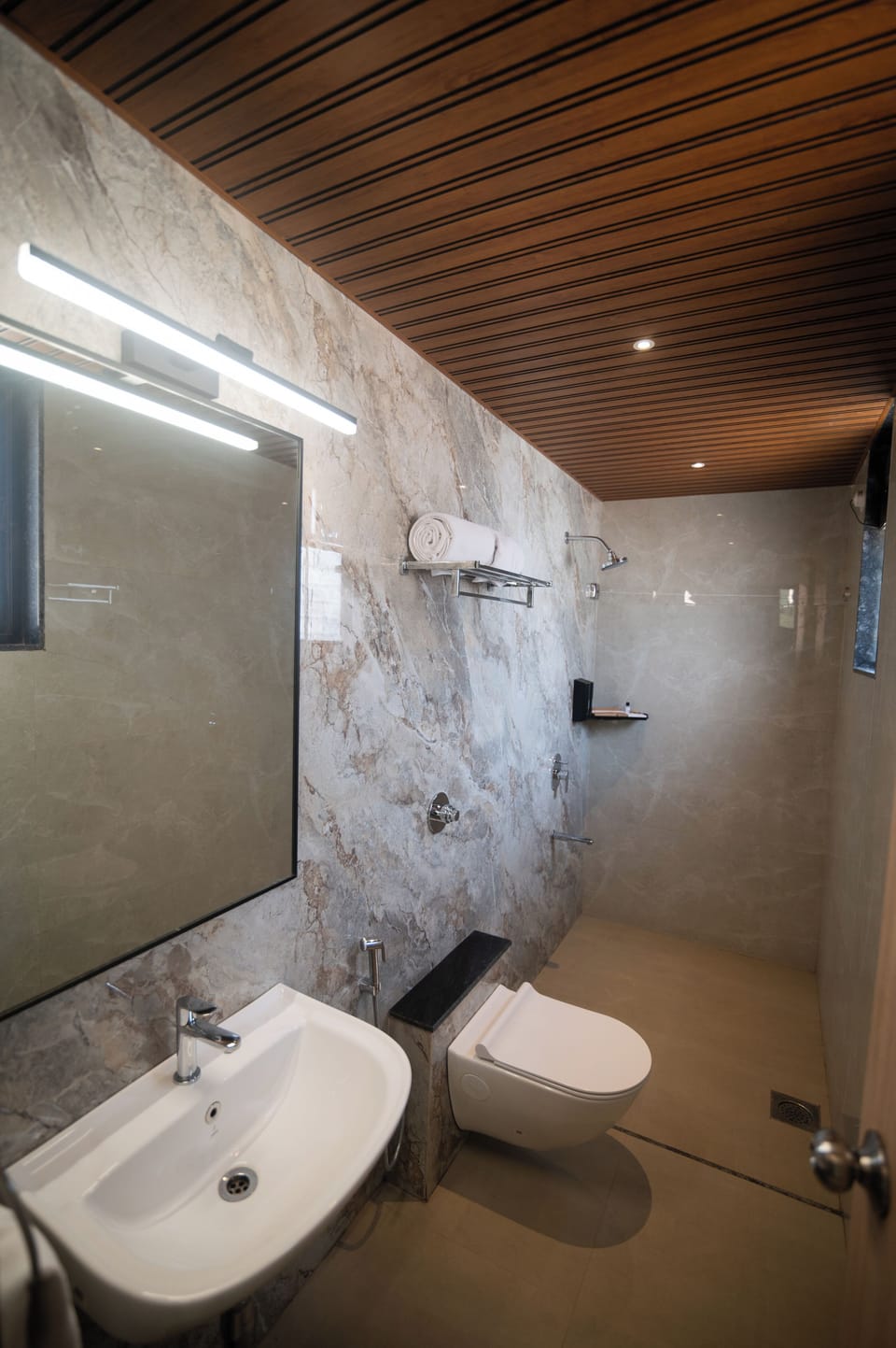 Premier Room | Bathroom | Shower, hair dryer, towels, soap