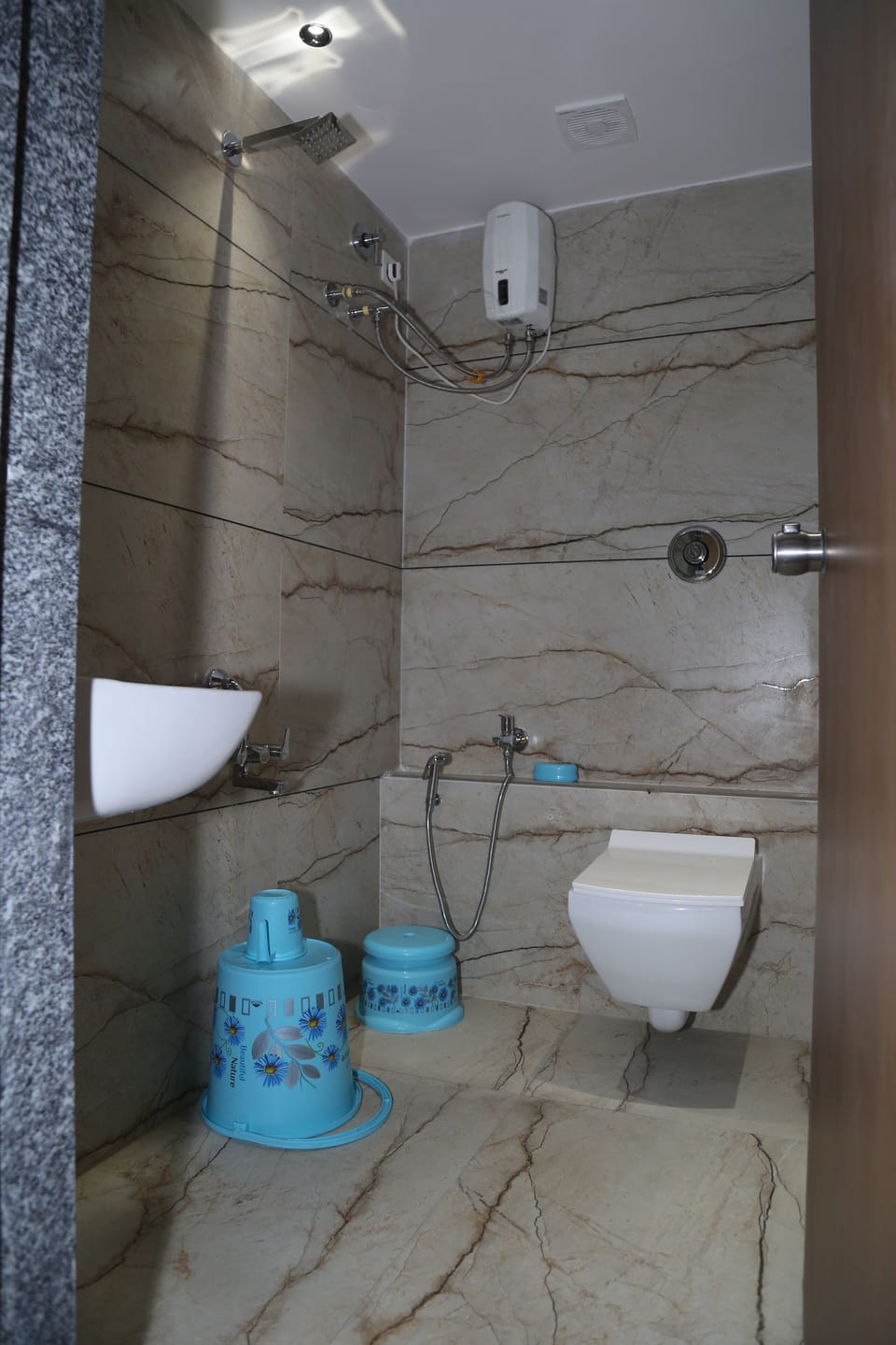 Deluxe Room, City View | Bathroom