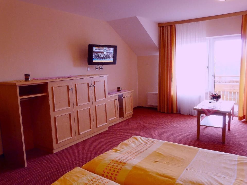Double Room, Balcony | Free WiFi