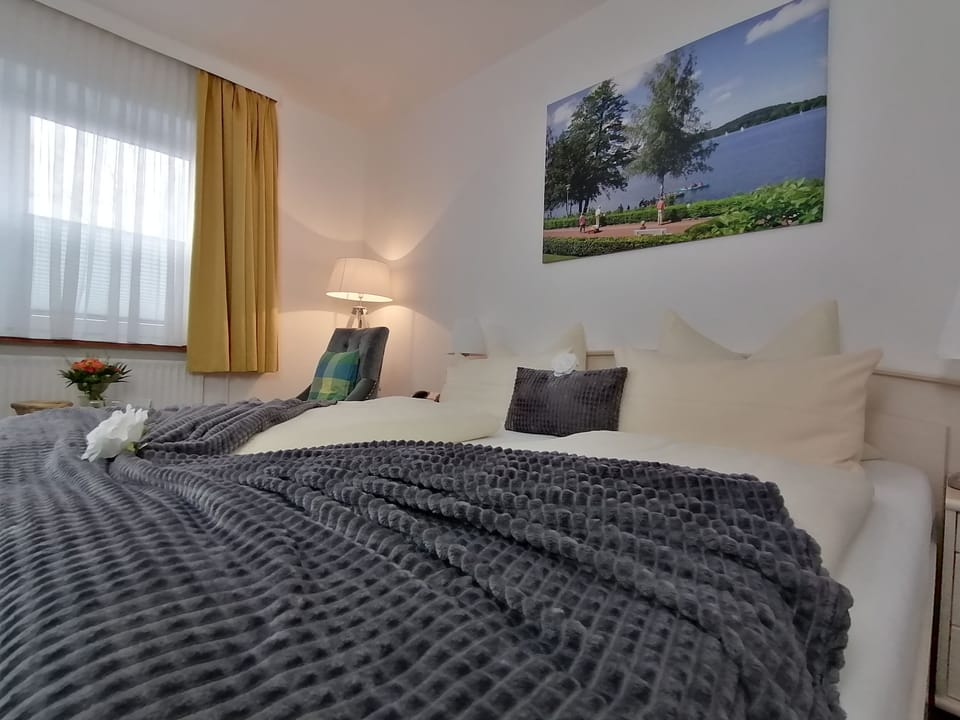 Standard Double Room | Hypo-allergenic bedding, in-room safe, desk, laptop workspace