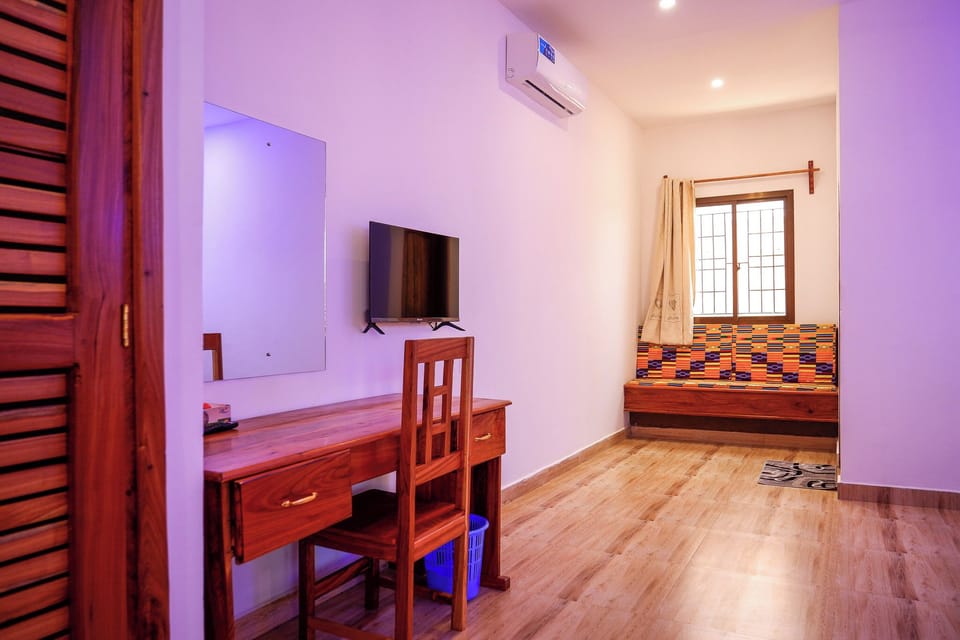 In-room safe, desk, laptop workspace, free WiFi