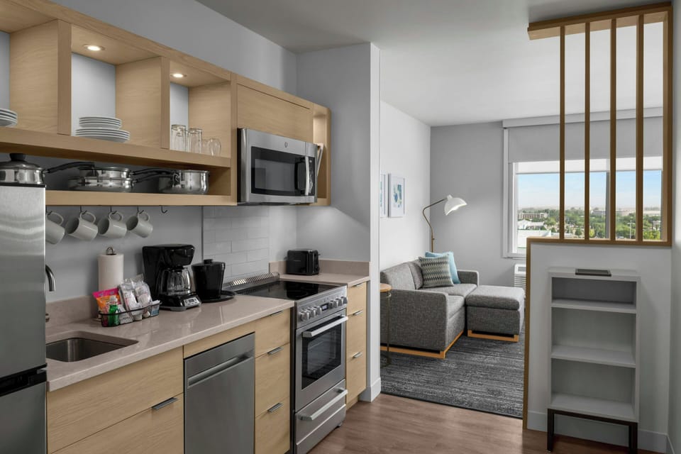 Suite, 1 Bedroom | Premium bedding, desk, iron/ironing board, free WiFi