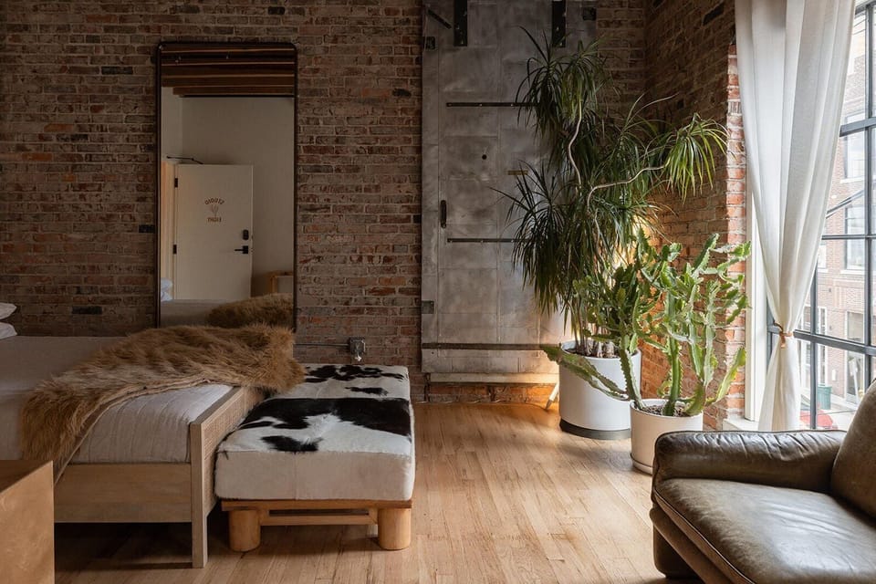Standard Room | Desk, laptop workspace, WiFi (free), individually decorated