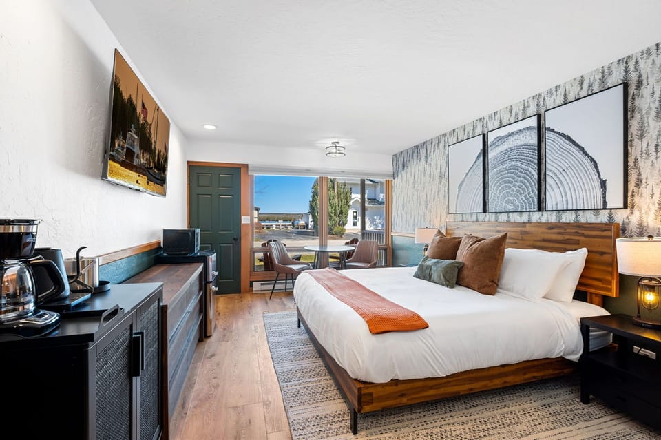 Standard Single Room, 1 King Bed, Ground Floor | Premium bedding, free WiFi, bed sheets
