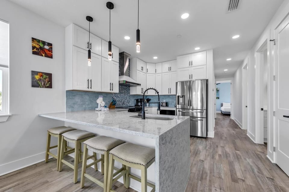 House, Multiple Beds (Golden Seashell West) | Private kitchen | Oven, toaster