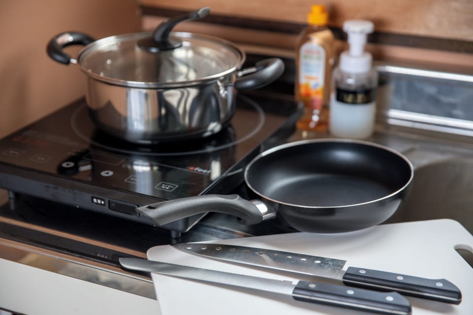 Fridge, microwave, stovetop, electric kettle