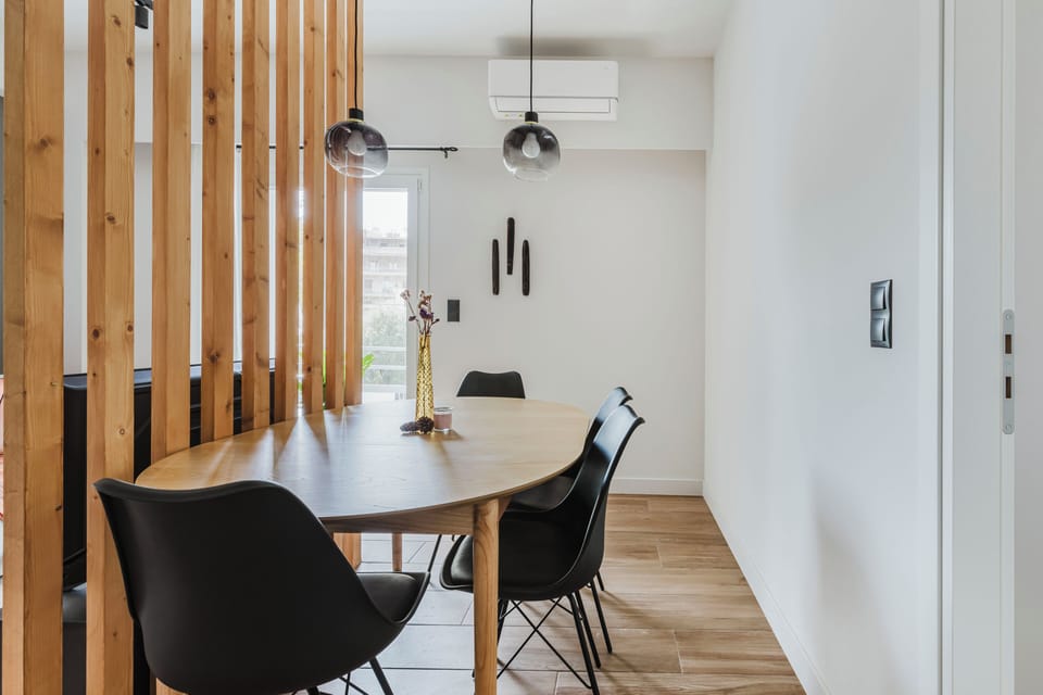 Apartment, 1 Bedroom, Balcony, City View | Dining room