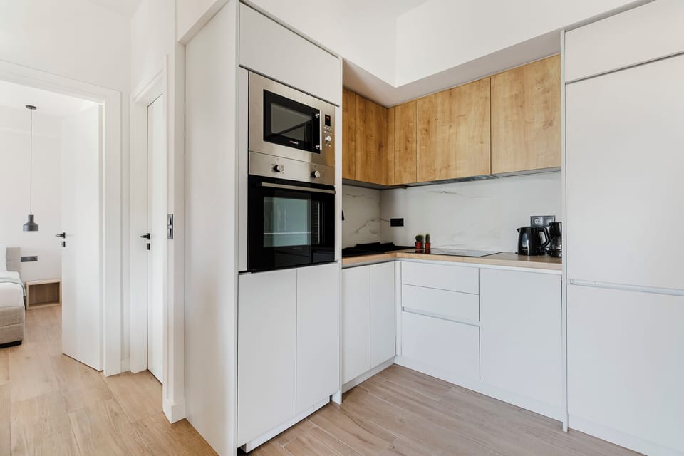Apartment, 1 Bedroom, Balcony, City View | Private kitchen | Full-size fridge, microwave, oven, stovetop