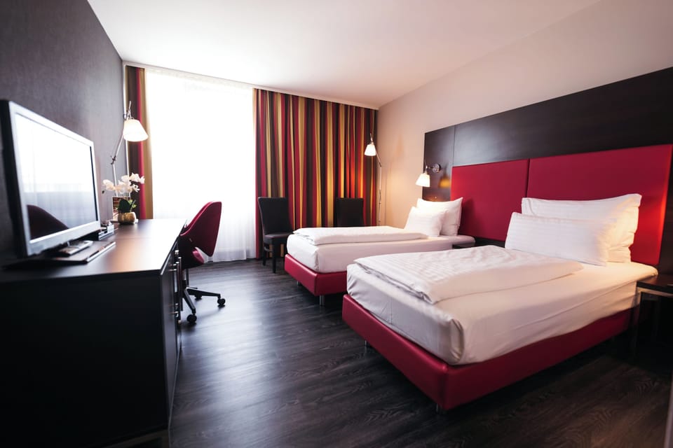 Standard Twin Room | Premium bedding, minibar, in-room safe, desk