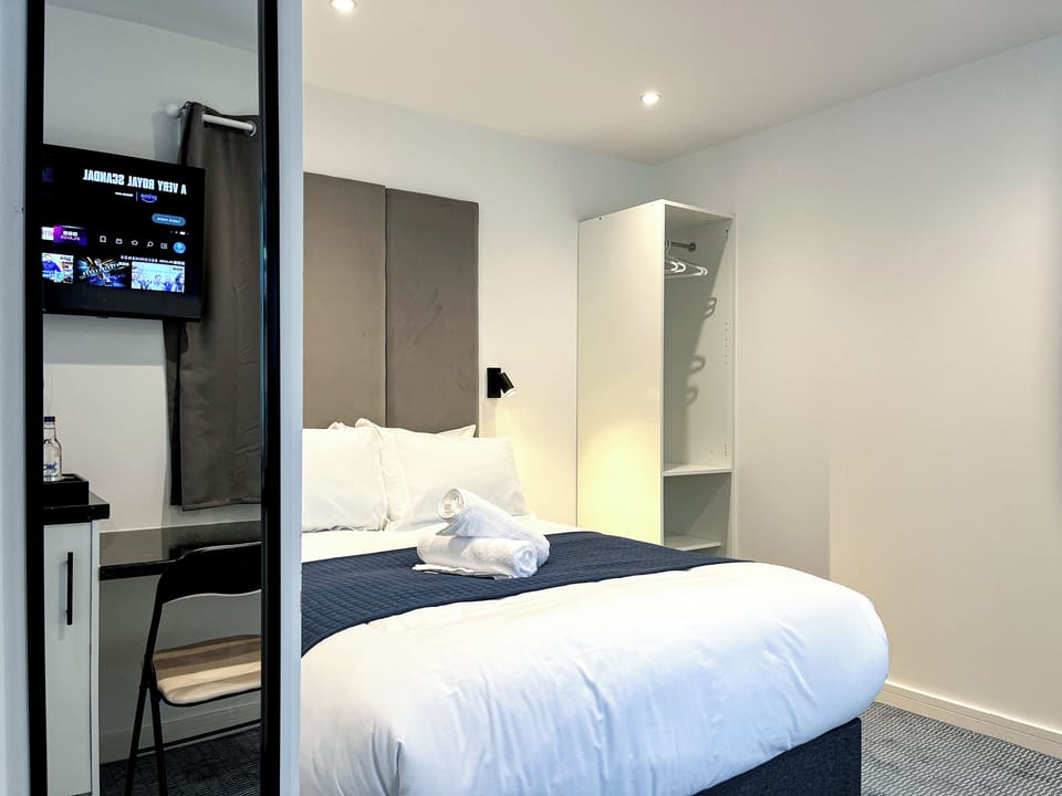 Individually furnished, soundproofing, free WiFi, bed sheets