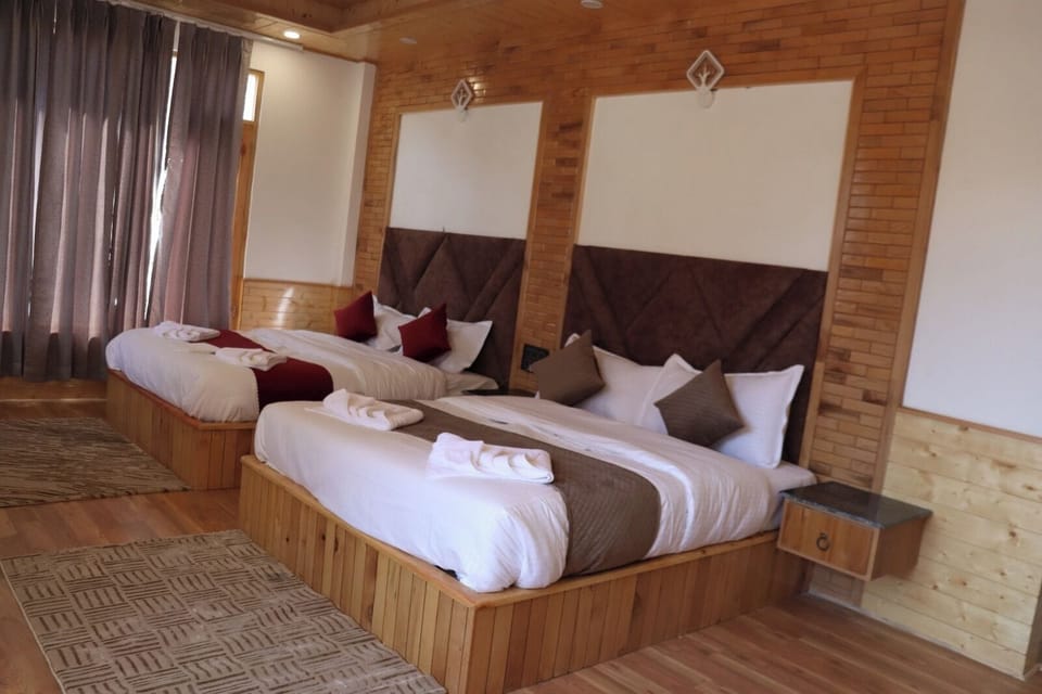Family Room | WiFi (free)