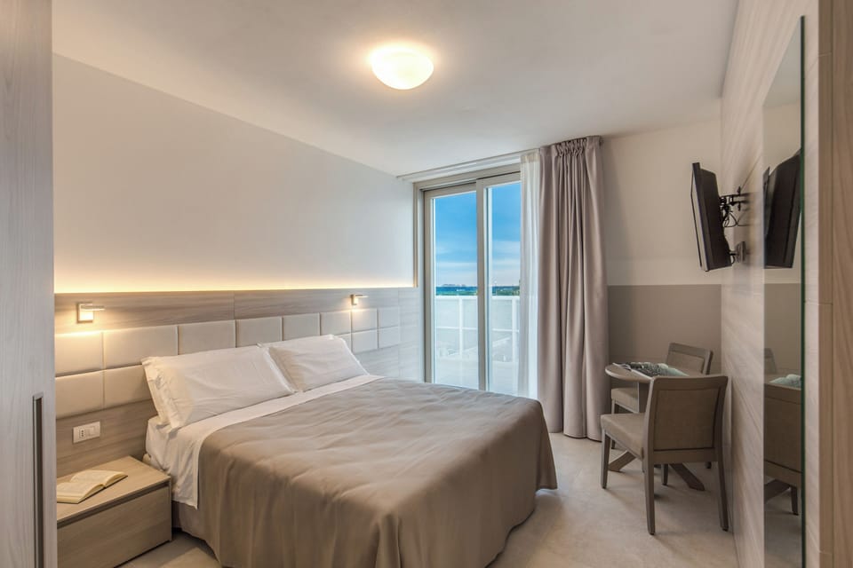 Luxury Apartment, Balcony | 2 bedrooms, Egyptian cotton sheets, premium bedding, pillowtop beds