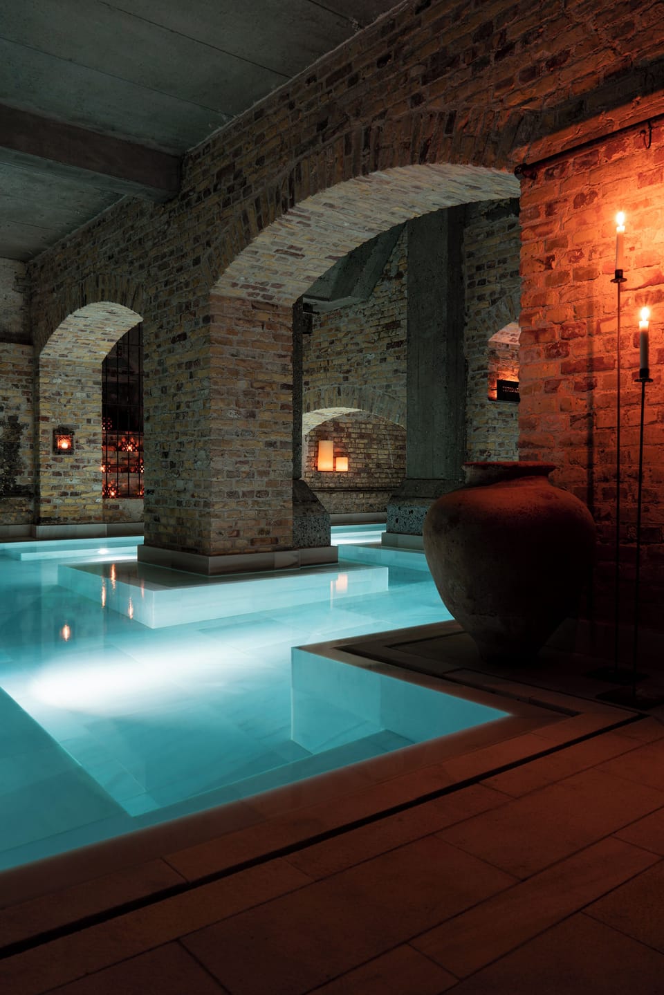 Sauna, hot tub, steam room, massages