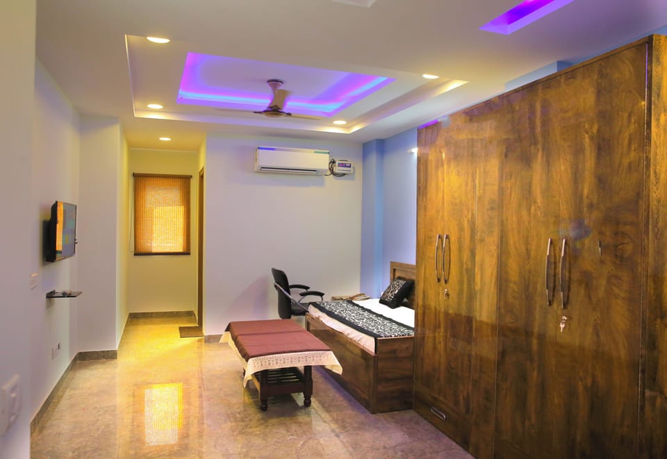 Comfort Suite | Iron/ironing board (on request), WiFi (free)