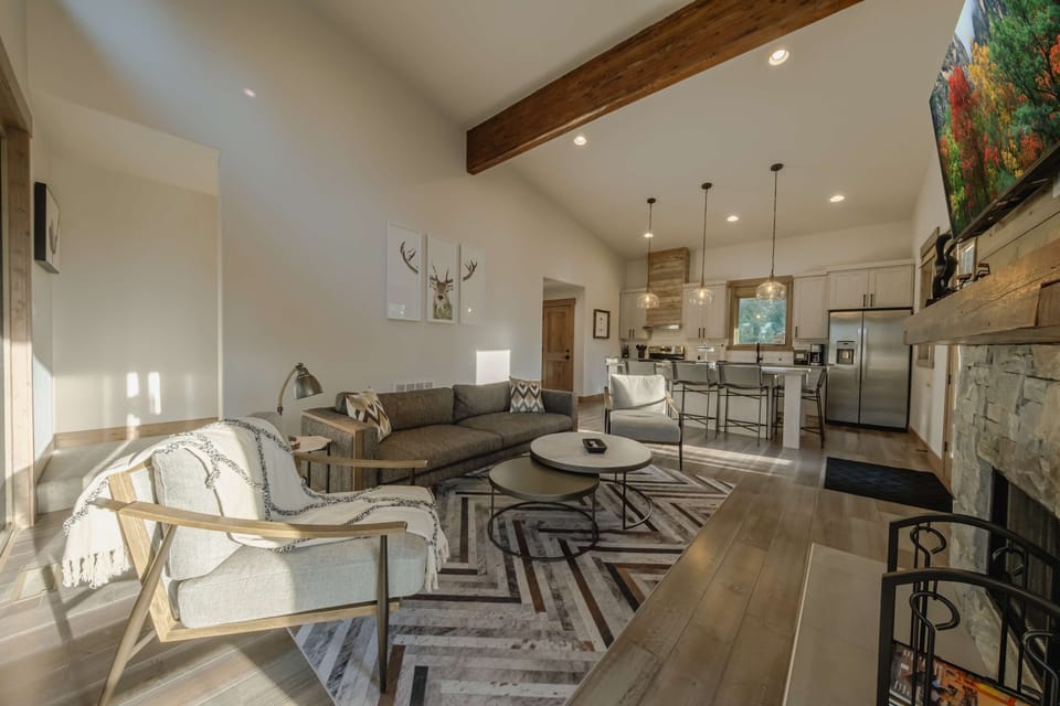 House, Multiple Beds, Hot Tub, Mountain View (Wilderness Club Cabin) | Living area | 50-inch flat-screen TV with digital channels, fireplace