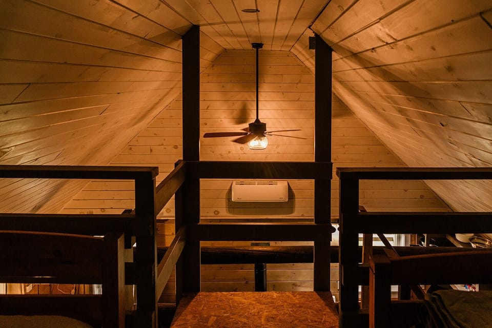 Cabin, Lake View | Individually decorated, individually furnished, free WiFi, bed sheets