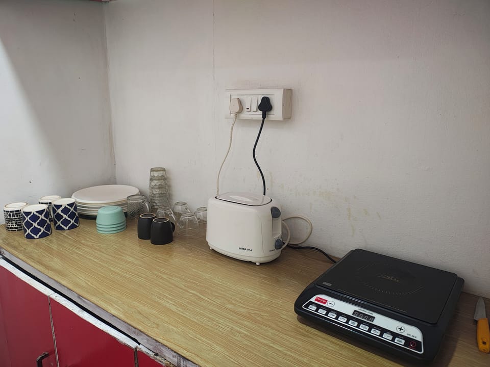 Deluxe Studio, Courtyard View | Private kitchenette
