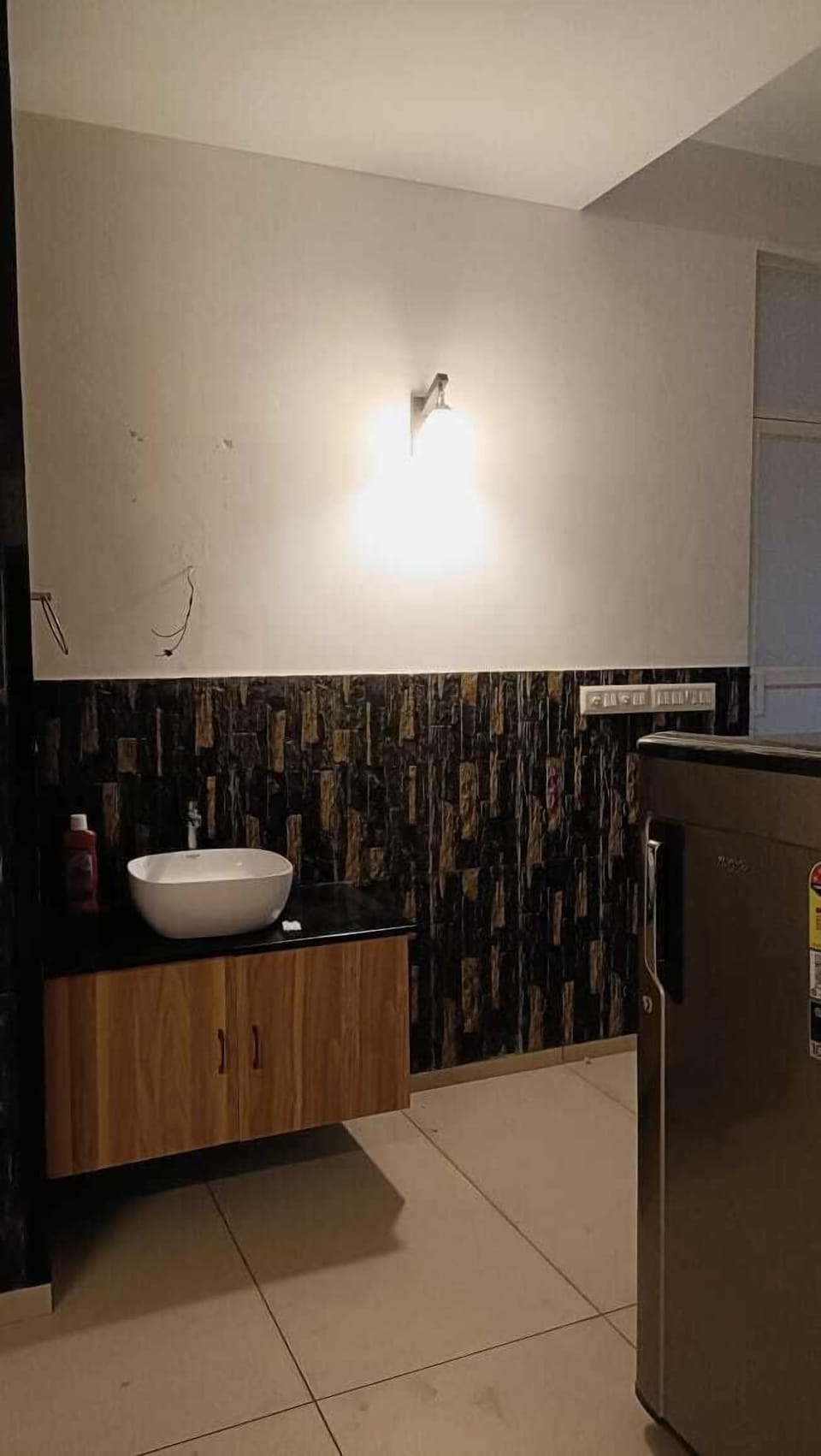 Classic Room, Balcony, City View | Bathroom | Free toiletries, toilet paper