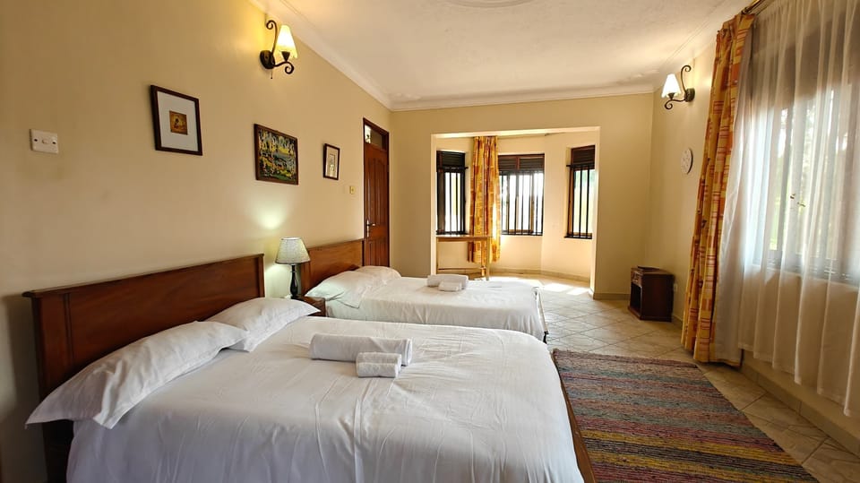 Deluxe Double or Twin Room | Desk, laptop workspace, free WiFi