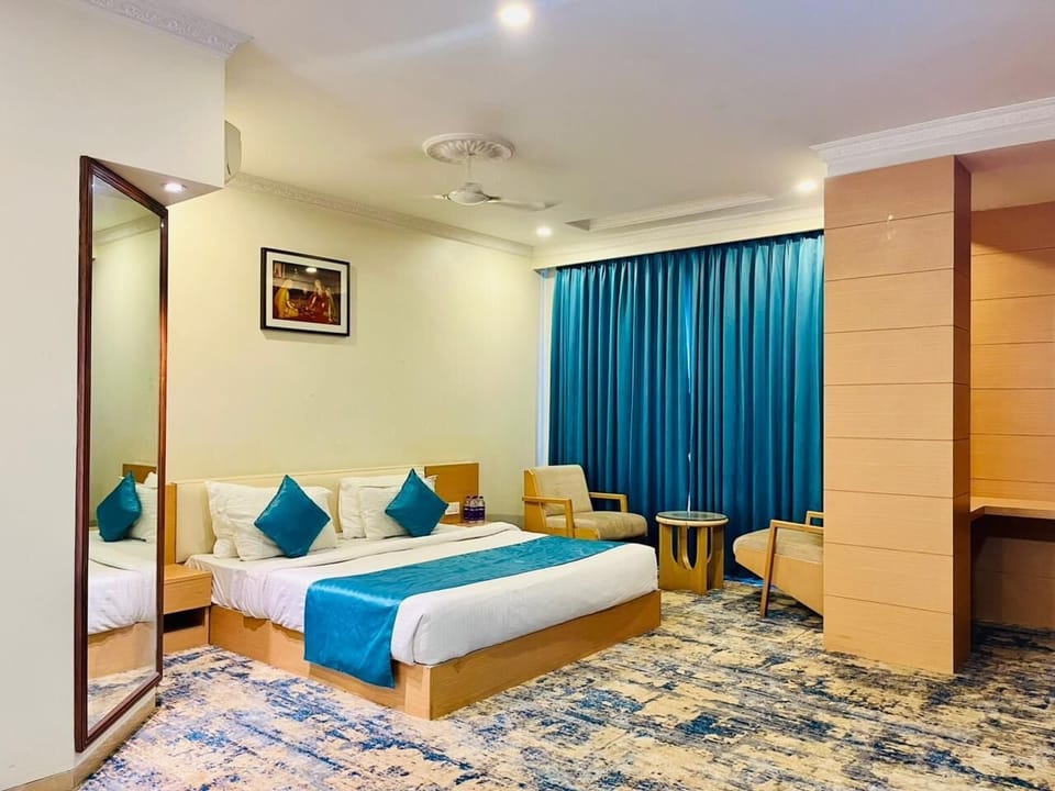 In-room safe, desk, laptop workspace, blackout drapes