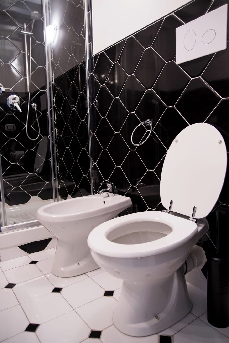Deluxe Triple Room, Balcony, City View | Bathroom | Hair dryer, bidet, towels, soap