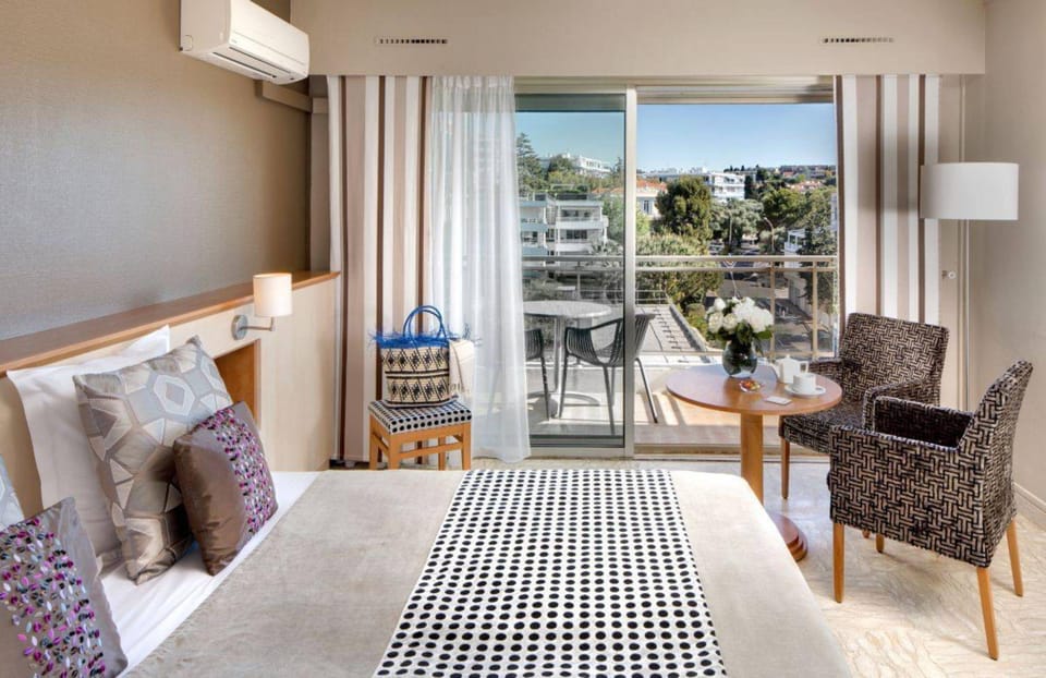 Comfort Double or Twin Room, Terrace | In-room safe, desk, soundproofing, travel crib