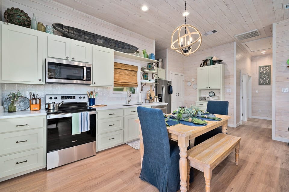 House, Multiple Beds, Patio, Pool View (St. Jo's Bungalow) | Private kitchen | Fridge, microwave, oven, stovetop