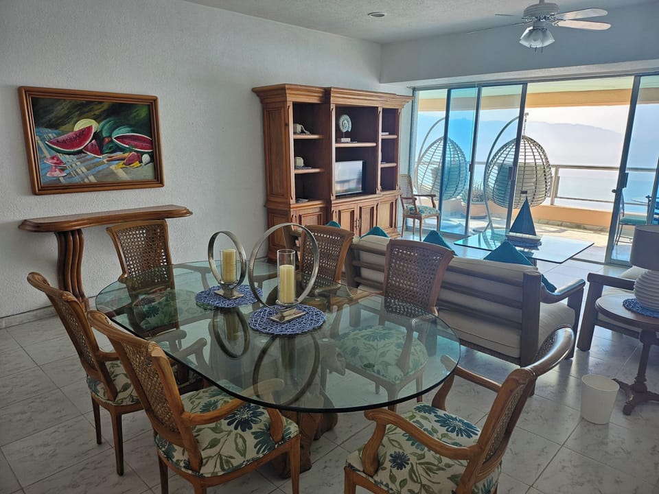 Villa, 2 Bedrooms, Accessible, Private Pool | Dining room