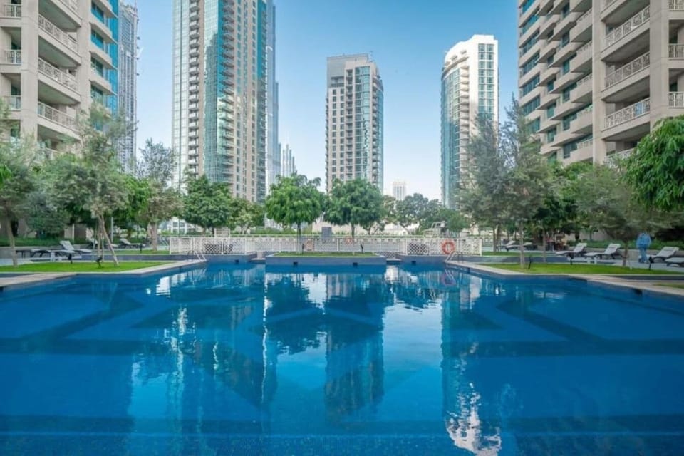 2 outdoor pools