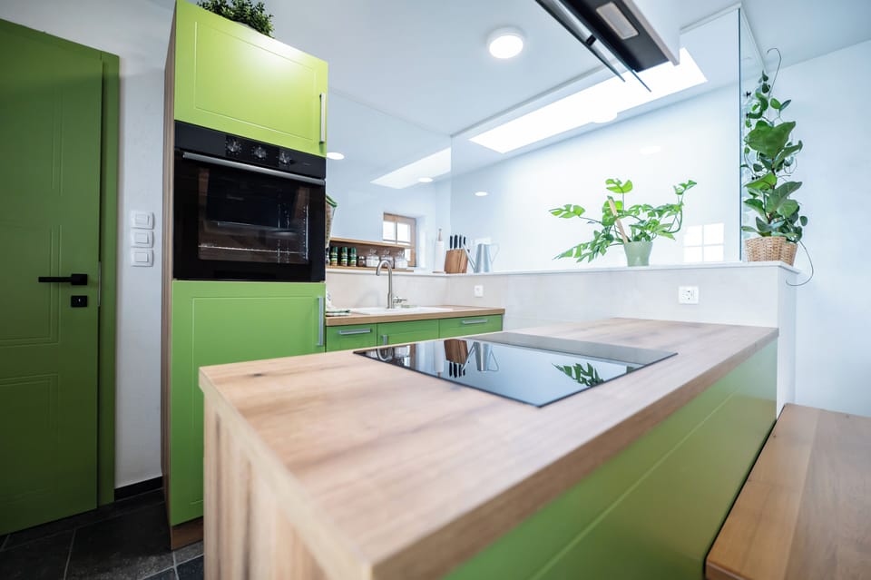 Comfort Apartment | Private kitchen | Electric kettle, toaster