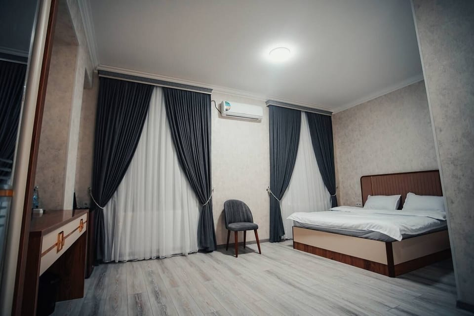 Comfort Double Room | In-room safe, desk, laptop workspace, blackout drapes