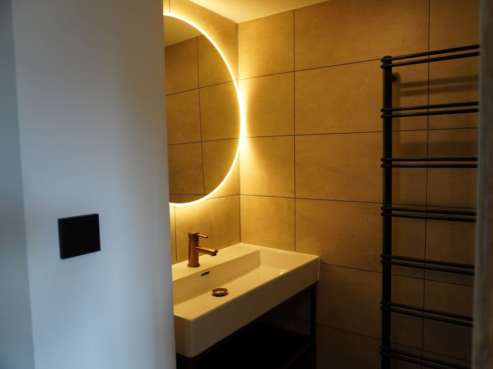 Comfort Triple Room | Bathroom | Hair dryer, bathrobes, slippers, towels